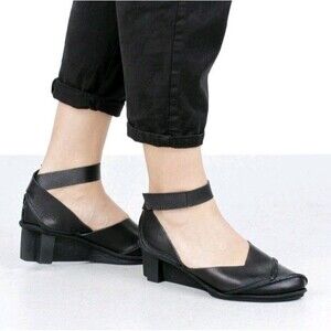 Trippen Glance F Platform Wedge Women’s 39 US 8 Black Asymmetrical Ankle Strap